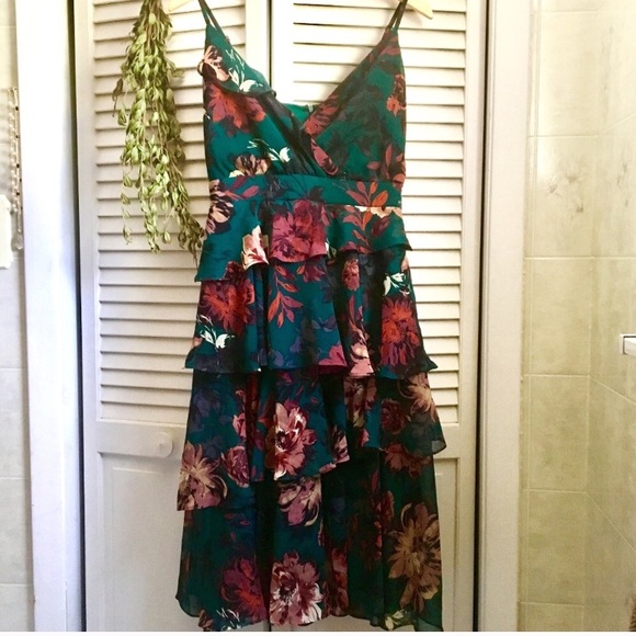 {ALI & JAY} Dark Green Tiered Ruffle Floral Dress - Picture 3 of 8